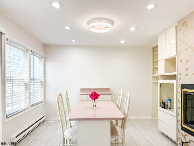 Building Photo - 167 Concordia Cir