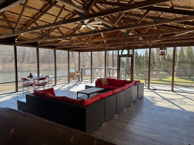 Screened in patio - 312 Lehigh Dr