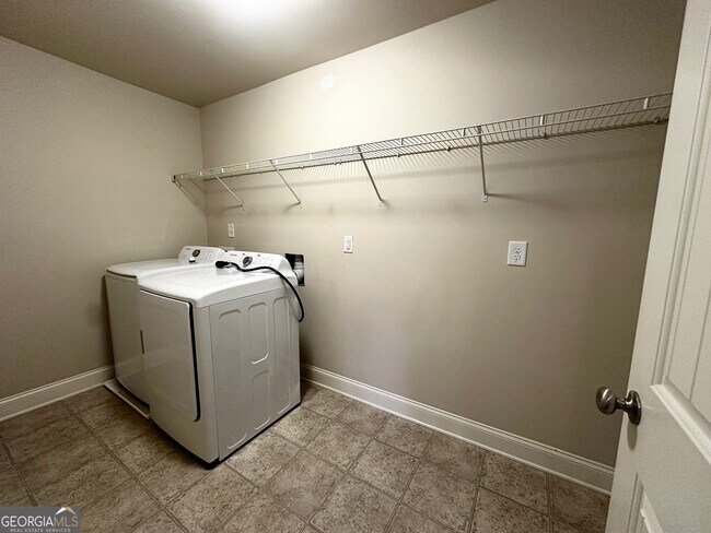 Building Photo - 5605 Upper Creek Ct