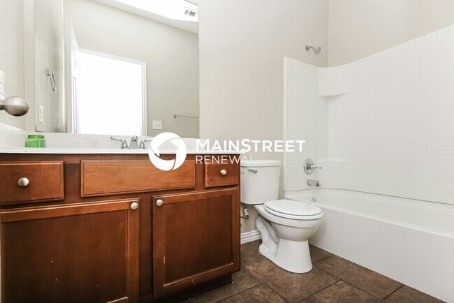 Building Photo - 3 Bedroom Pet-Friendly Home in Fort Worth, TX with Main Street Renewal