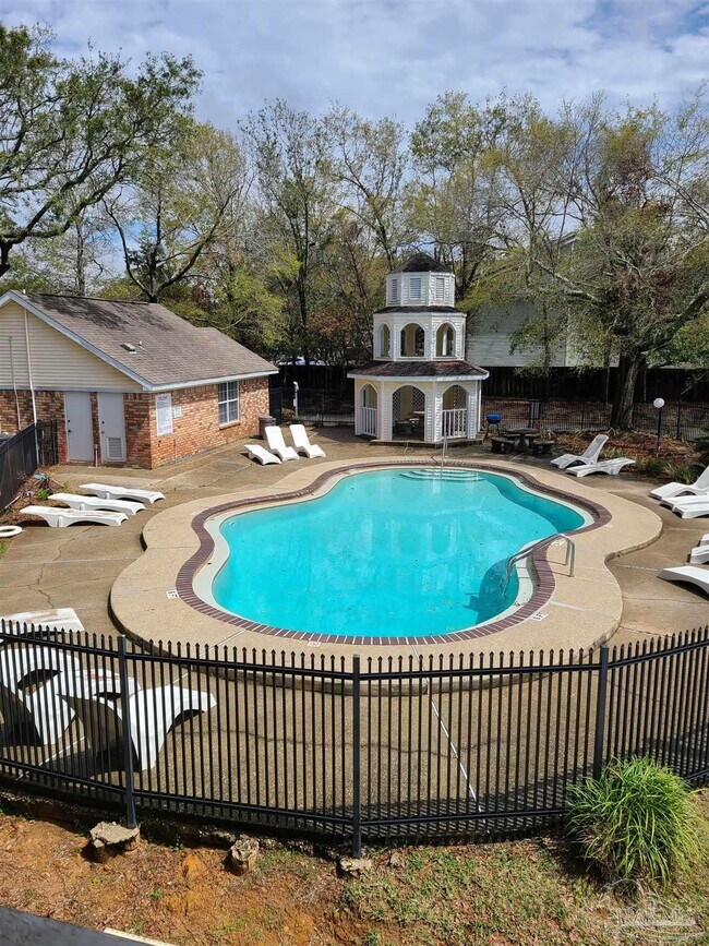 Building Photo - 501 E Burgess Rd