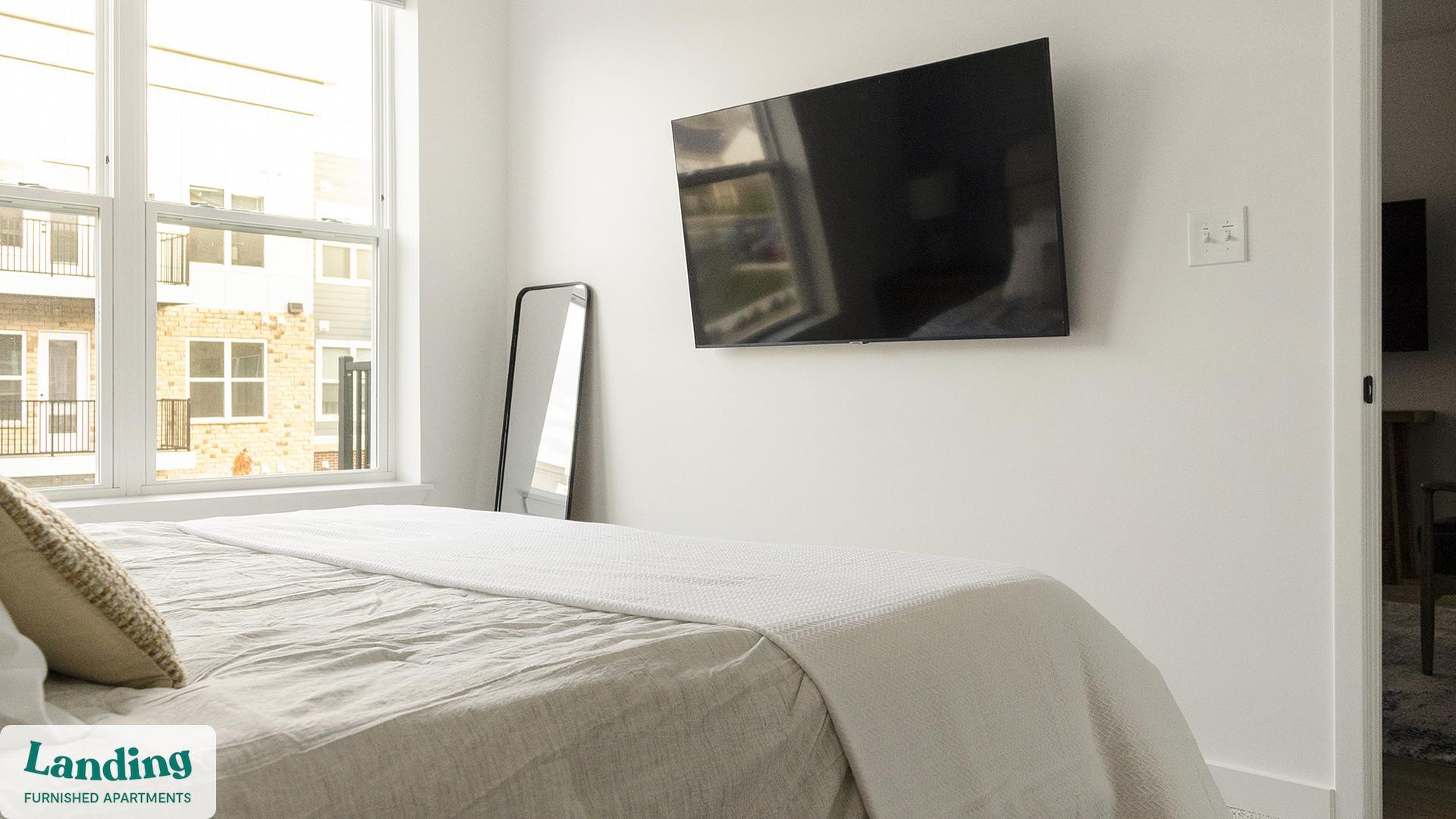 Building Photo - 650 N Main St