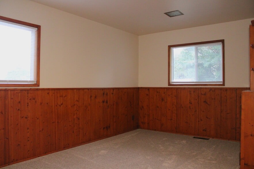 Building Photo - 1219 1st St