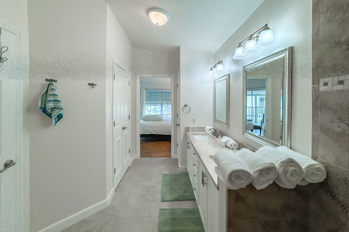 Building Photo - 1300 Misty Pines Cir