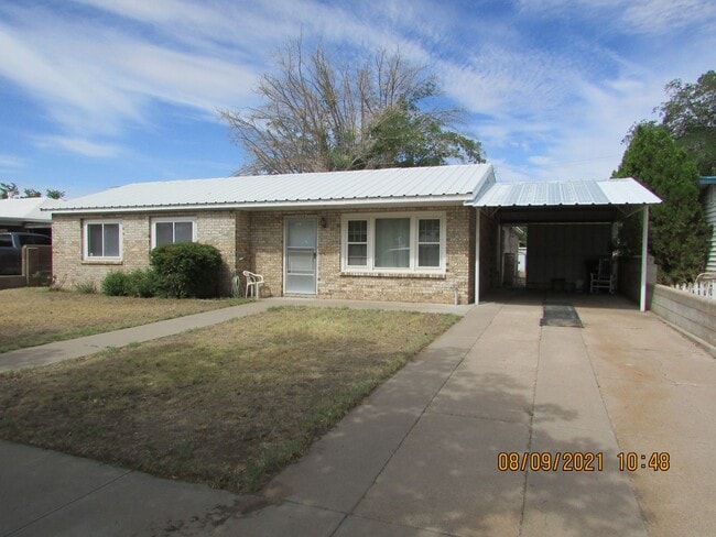 Building Photo - Newly remodeled 5 bedroom/2 bath home