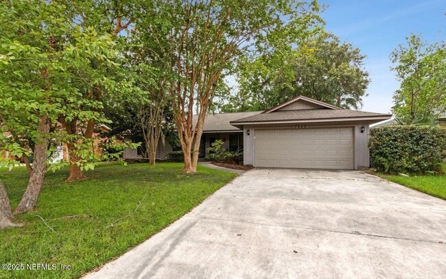 Primary Photo - 7252 Holiday Hill Ct