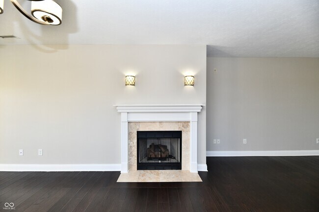 Building Photo - 8555 One W Dr