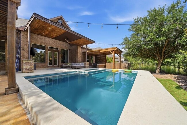 Building Photo - 8729 Vantage Point Dr