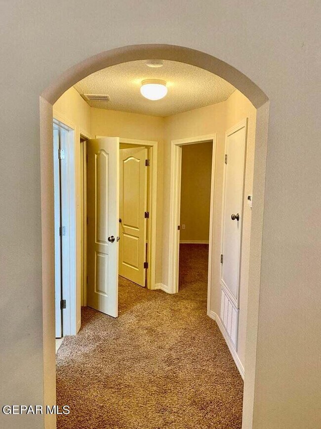 Building Photo - 7334 Prickley Pear Dr
