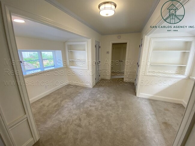 Building Photo - Completely Remodeled One Bedroom Carmel Hi...