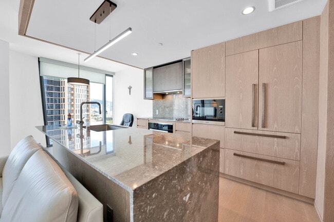 Building Photo - 1000 Auahi St