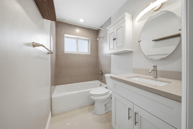 Building Photo - 5031 NE 23rd Terrace