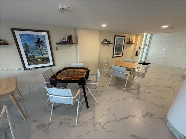 Building Photo - 710 N Ocean Blvd