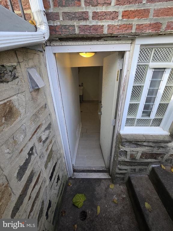 Building Photo - 831 Fanshawe St