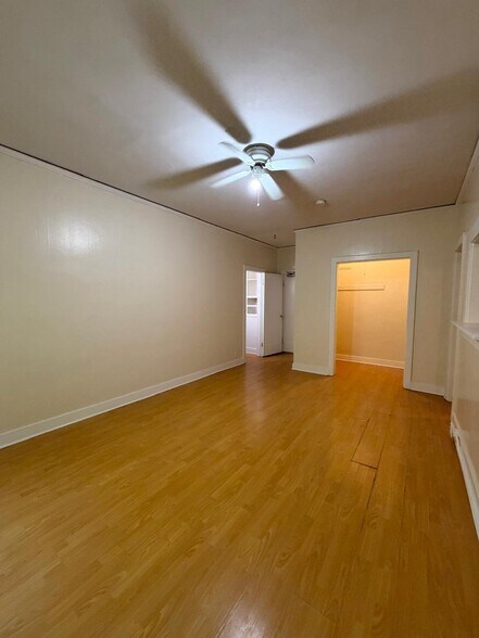 Building Photo - 1825 Ivar Ave