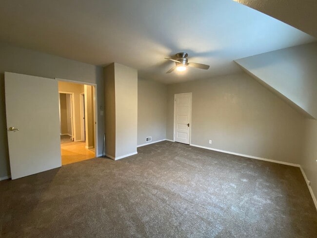 Building Photo - Beautifully Updated South Hill Home in Spo...