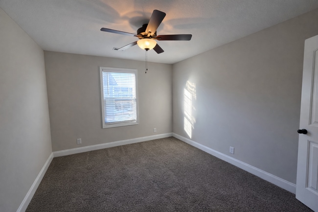 Building Photo - $250 OFF Move In Special! - Modern 3 Bedroom Townhome in Prime Location