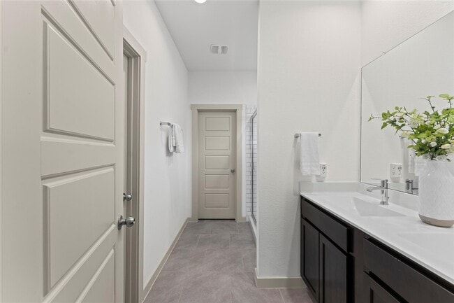 Building Photo - 12512 Newport Arch Ln