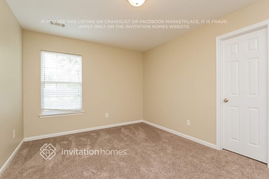 Building Photo - 2650 Mayfair Dr