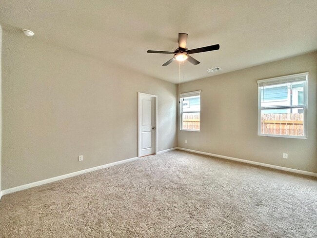 Building Photo - 202 Elm Br Trl