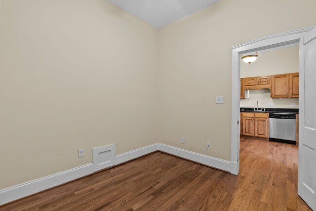 Building Photo - 403 Dinwiddie St