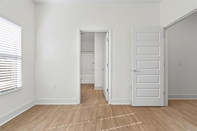 Building Photo - 8053 Gulfstream Ct