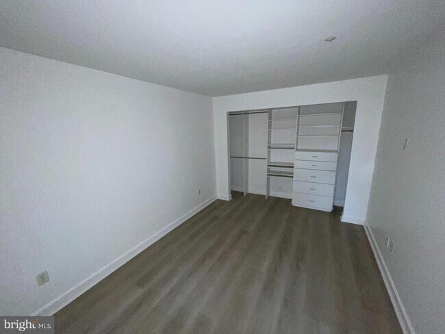 Building Photo - 1007 Summerglenn Ct