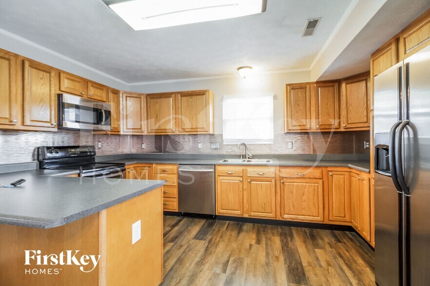 Building Photo - 6013 Marsh Cir