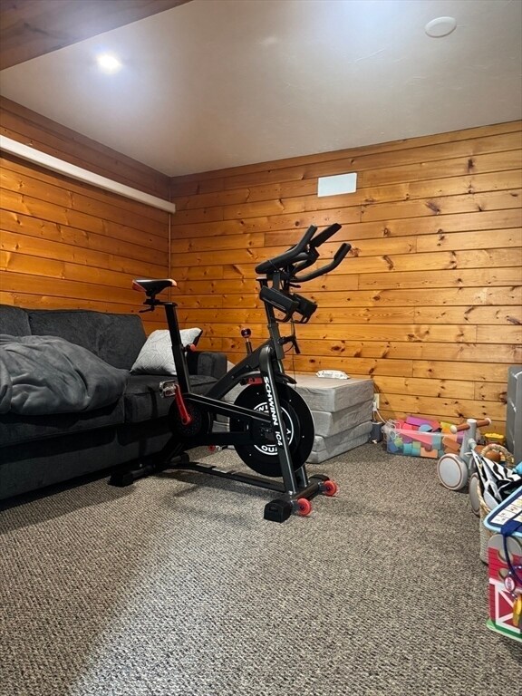 Building Photo - 909 Pleasant St