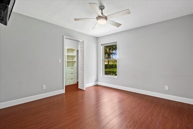 Building Photo - 15575 Woodmar Ct