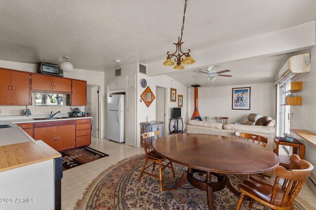 Building Photo - 757 Oleander St