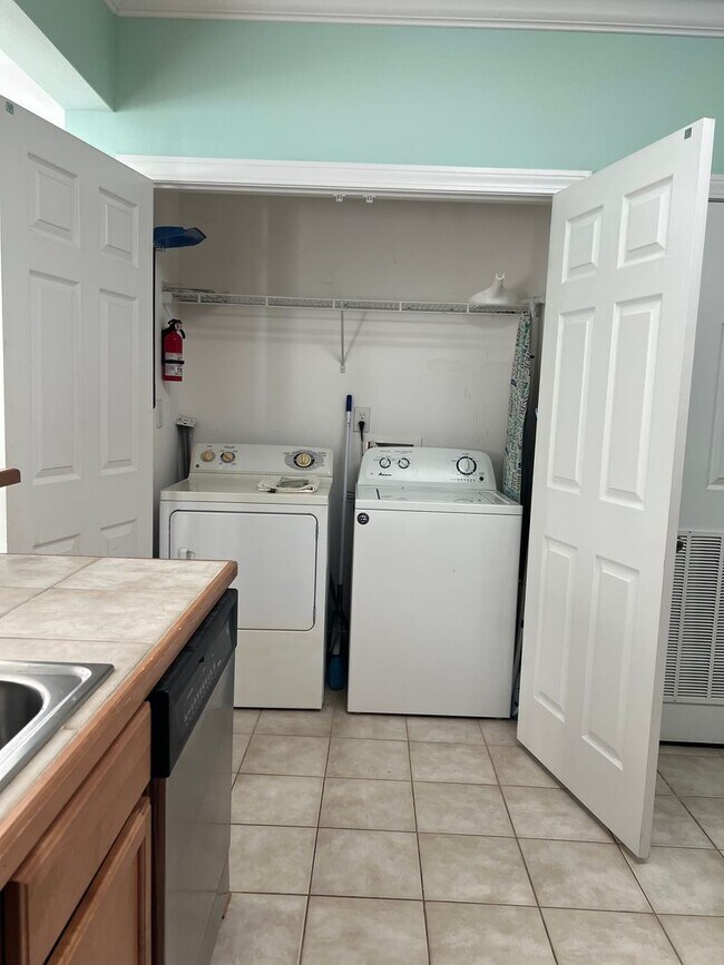 Building Photo - 1703 Highpointe