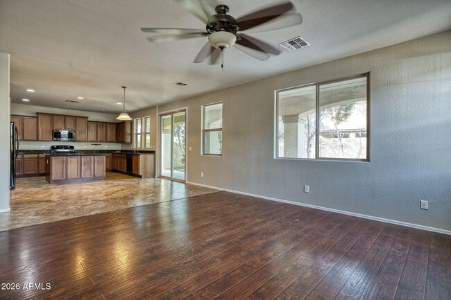 Building Photo - 13718 N 150th Dr