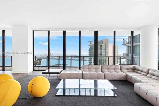 Primary Photo - 650 NE 32nd St