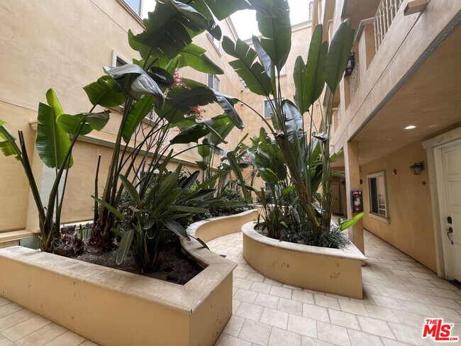 Building Photo - 1511 Camden Ave