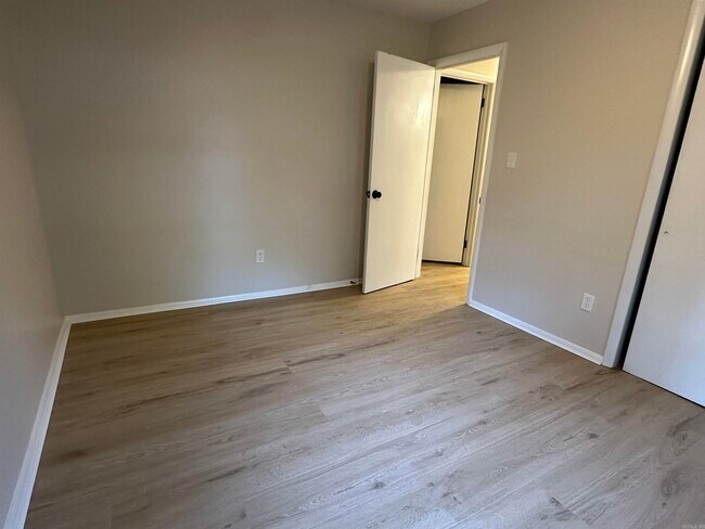 Building Photo - 819 Edgehill