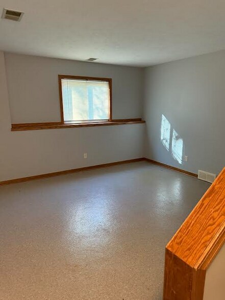 Building Photo - 415 3rd St