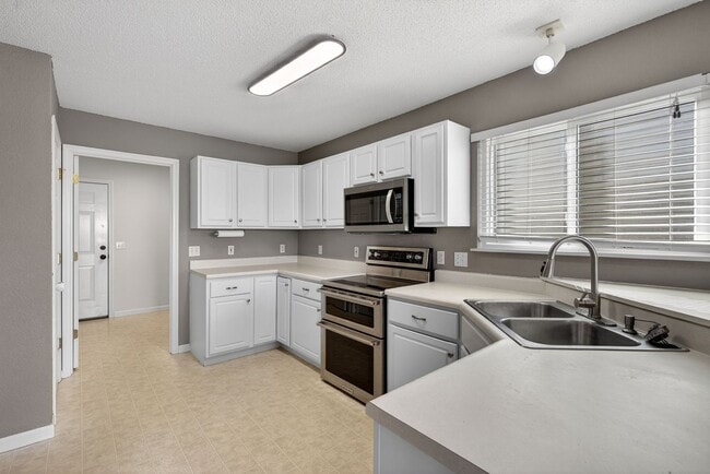 Building Photo - Beautiful 3 Bedroom, 3 Bath Single-Family Home in Wentzville