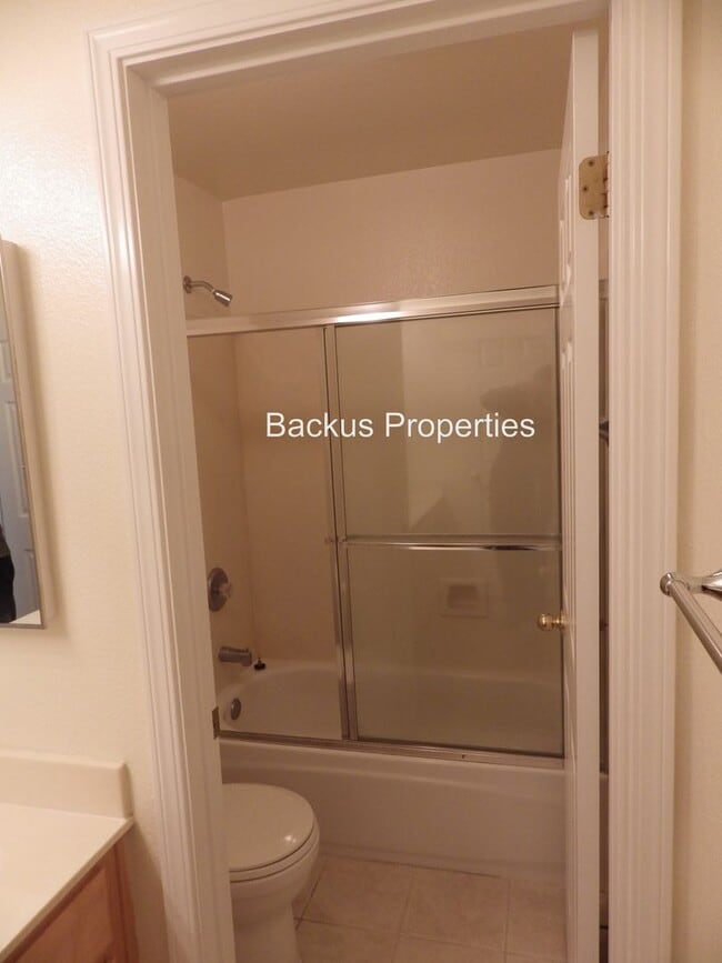 Building Photo - Wonderful Four beddroom home on Chamise Dr...