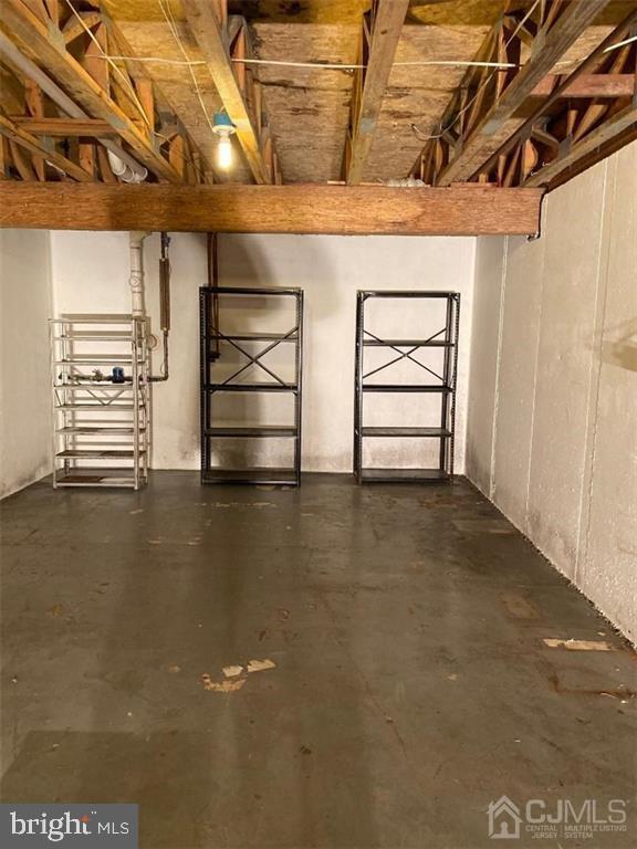 Building Photo - 33 Marion Dr