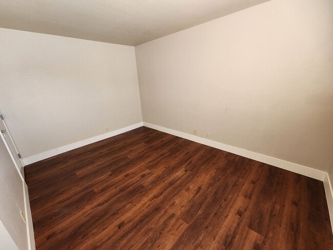 Building Photo - Beautiful Bella Vita 1 Bedroom/1 Bath unit.