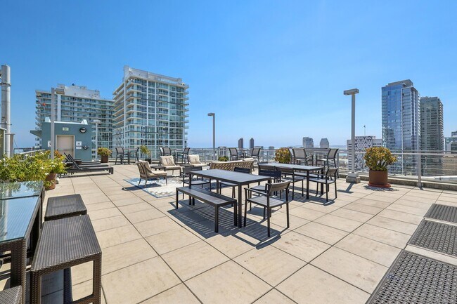 Building Photo - 1080 Park Blvd