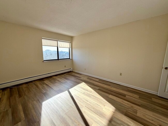 Building Photo - 151 Coolidge Ave