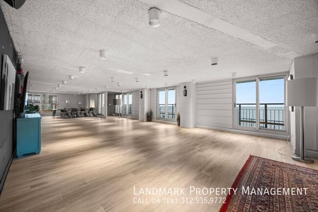 Building Photo - 6033 N Sheridan-Unit 35D