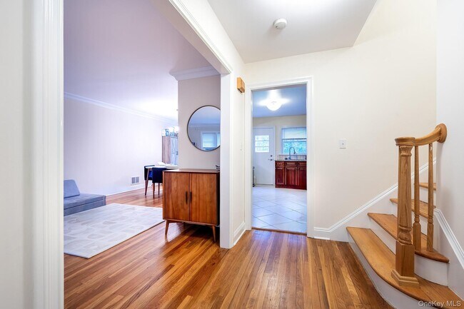 Building Photo - 11 Latonia Rd