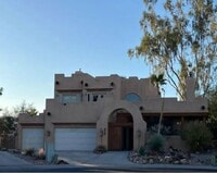 Building Photo - Santa Fe Vistas House!