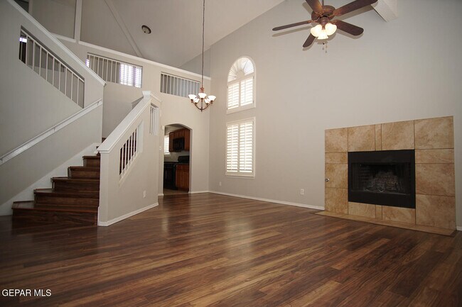 Building Photo - 10932 Acoma St