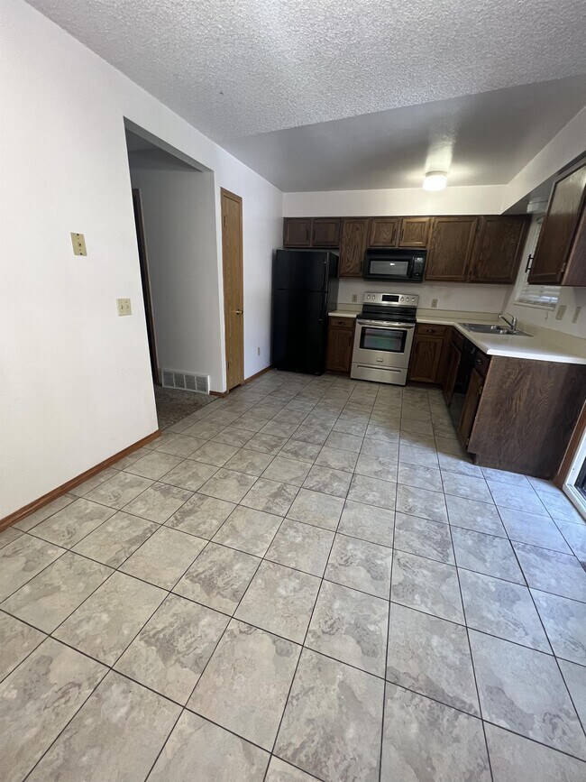Building Photo - 4774 N Carefree Cir