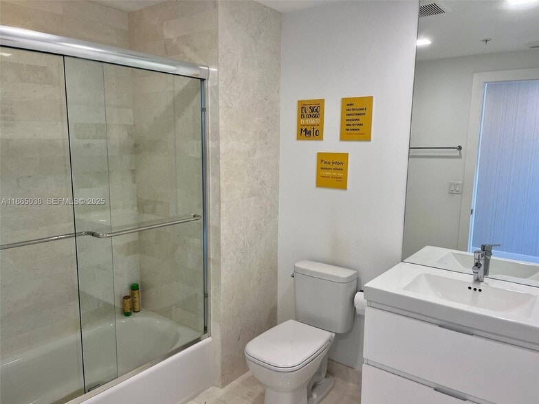 Building Photo - 17111 Biscayne Blvd