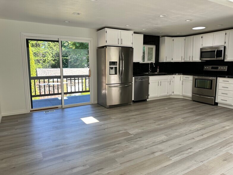 Kitchen - 18234 120th Ave SE